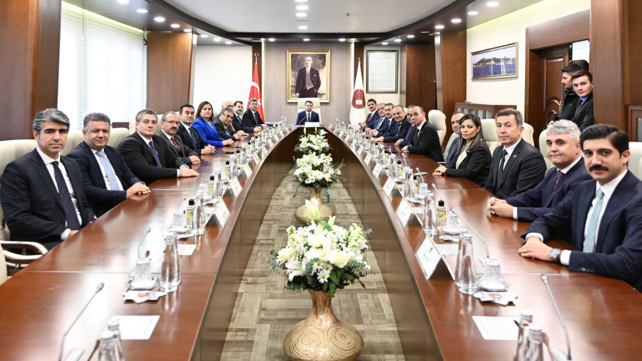 Adalet Bakanı Gürlek, HSK üyeleriyle ilk toplantısını yaptı