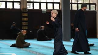 Otizmli İngiliz çocuk Joshua’nın hedefi Türk camilerini ziyaret etmek