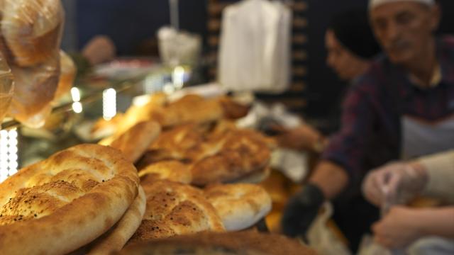 İftarın vazgeçilmezi pide için fırınlar hazır