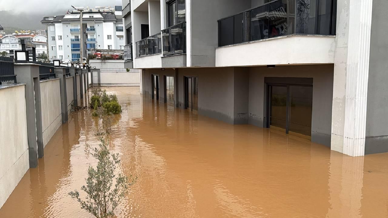 Alanya'da sağanak
