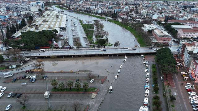 Debisi yükselen Sarıçay'da yaşanan taşkın dronla görüntülendi