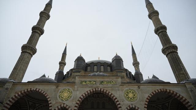 Selimiye Camii tam kapasite ibadete açıldı