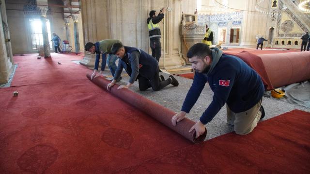 Selimiye'ye metrekaresinde 729 bin ilmekli özel halı