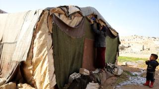 Suriye’nin kuzeybatısındaki kamplarda yaşayanlar ramazan ayına zor şartlarda giriyor