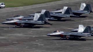 ABD'ye ait 12 adet F-22 tipi savaş uçağının, İsrail'de bir askeri üsse iniş yaptığı duyuruldu