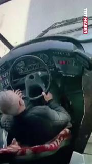 Kediyi, otobüs şoförü kurtardı