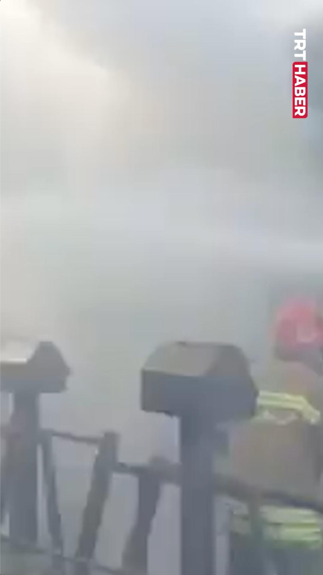 İran'da bir helikopter pazar yerine düştü