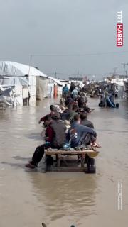 Gazzeliler, su basan çadırlarda yaşam mücadelesi veriyor...