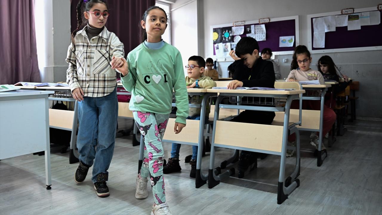 "Görme engelliler sınıfımız Antalya`da tek"