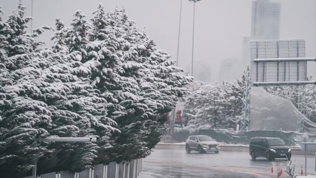 Başkentin yüksek kesimlerinde kar etkili oldu
