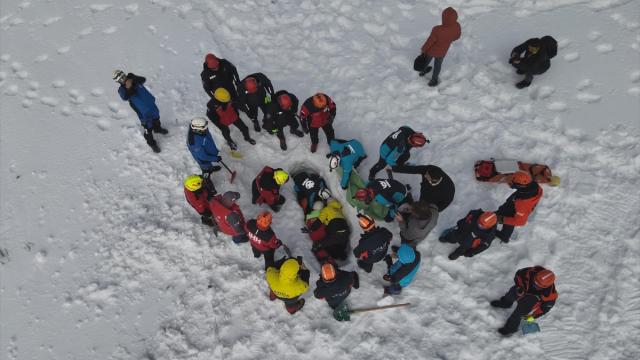 Kayseri'de, çığda arama kurtarma tatbikatı düzenlendi