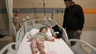 Yalova'da baba ile 14 aylık kızı komşuları tarafından darbedildi