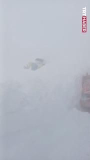 Kurtarma ekipleri çığda mahsur kaldı