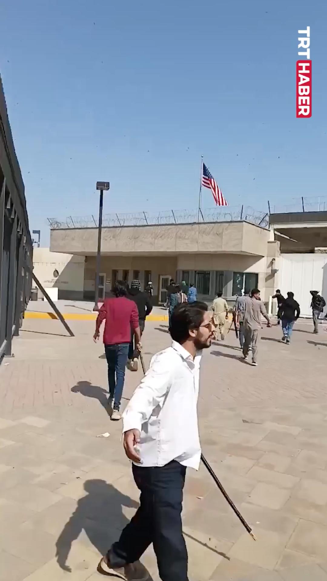 Pakistan'da ABD Başkonsolosluğu'na saldırı düzenlendi