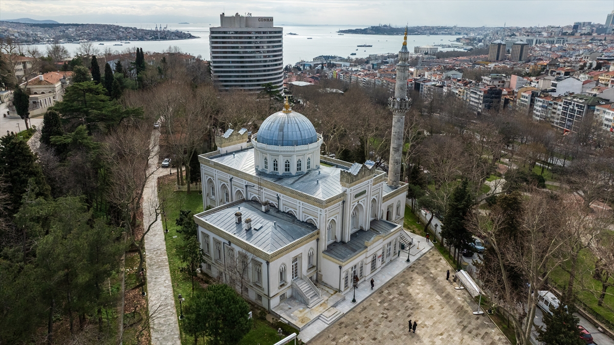 Ahşap kündekari planlanan minber, mermer olarak yapıldı