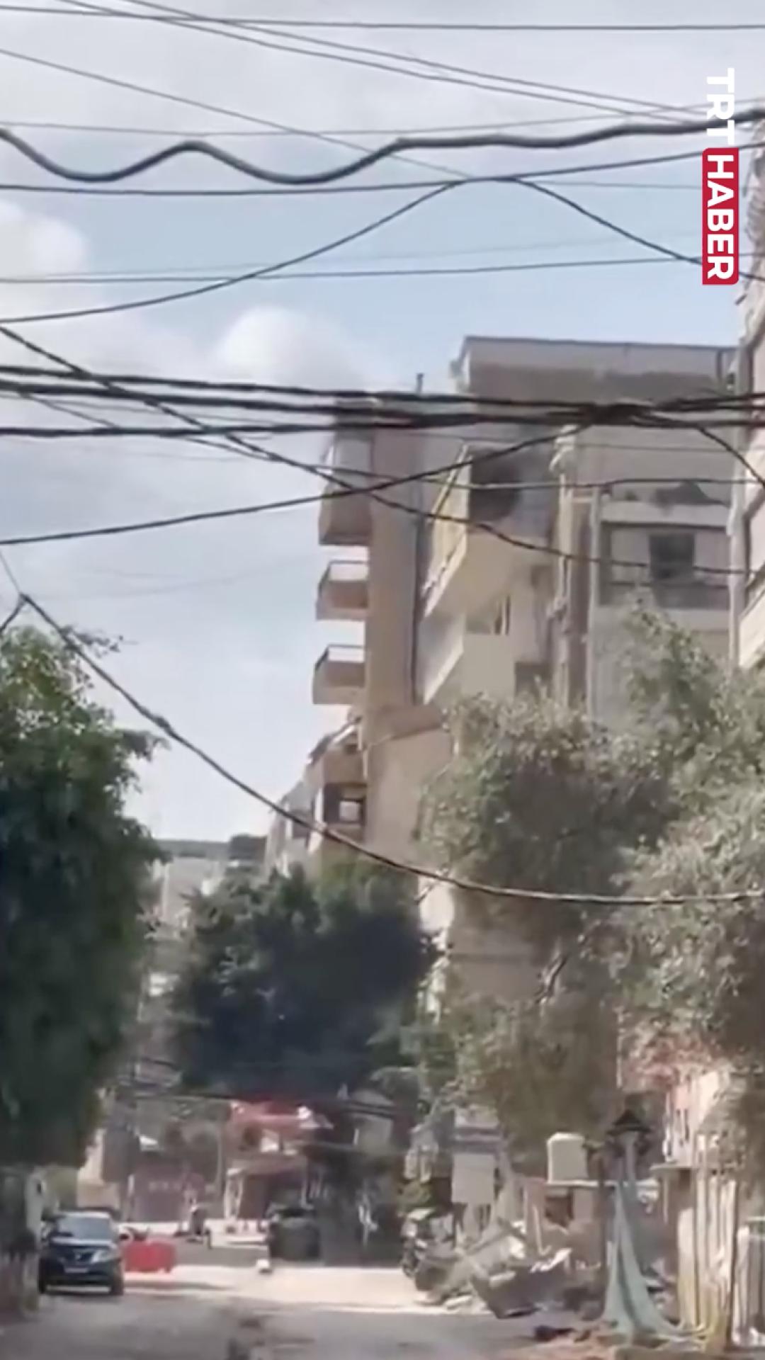 İsrail'in hava saldırısı Lübnan'da bir binayı tamamen yerle bir etti