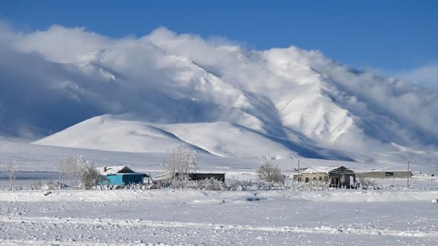Artos Dağı'nın zirvesinde tipi ve fırtına etkili oldu