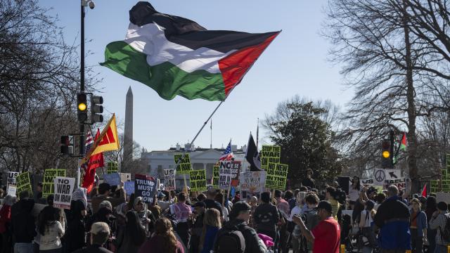 Beyaz Saray önünde İran'a saldırılar protesto edildi