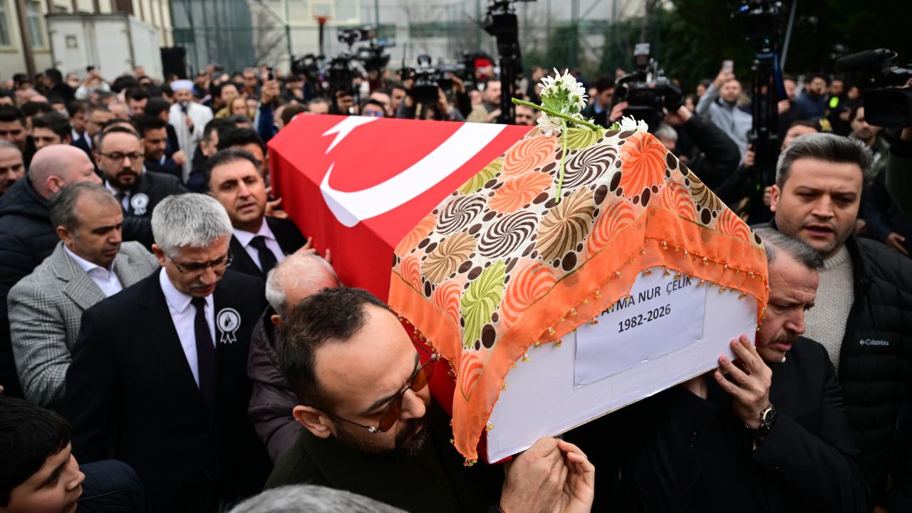 Fatma Nur öğretmen için okulunda tören düzenlendi