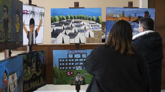 Filistinli öğrencilerin resim sergisi "Külliye'de Ramazan" etkinliklerinde