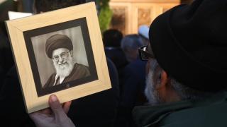 İran'ın dini lideri Hamaney öldü: Şimdi ne olacak?