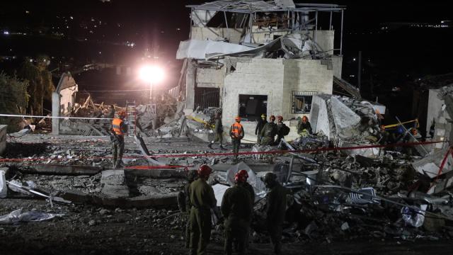 İran'ın İsrail'e düzenlediği füze saldırısında 9 kişi öldü