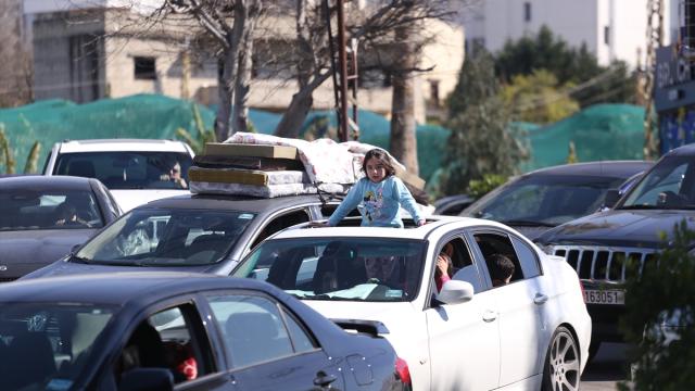 İsrail'in saldırıları sonrası Lübnan'da göç başladı