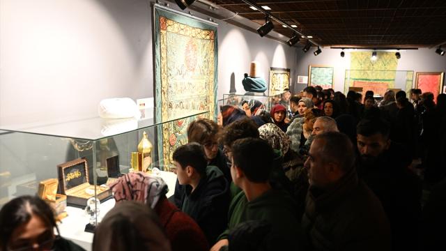 Gaziantep'te "Mukaddes Emanetler Sergisi"ne yoğun ilgi