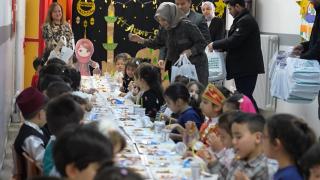 Aksaray'da çocuklara ilk oruç hediyesi