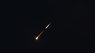 İsrail ordusu, İran'dan iki dalga daha füze saldırısı başlatıldığını duyurdu