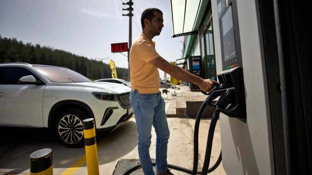 Elektrikli araçların şarj tüketimi yılın ilk yarısında yüzde 153,5 arttı haber görseli