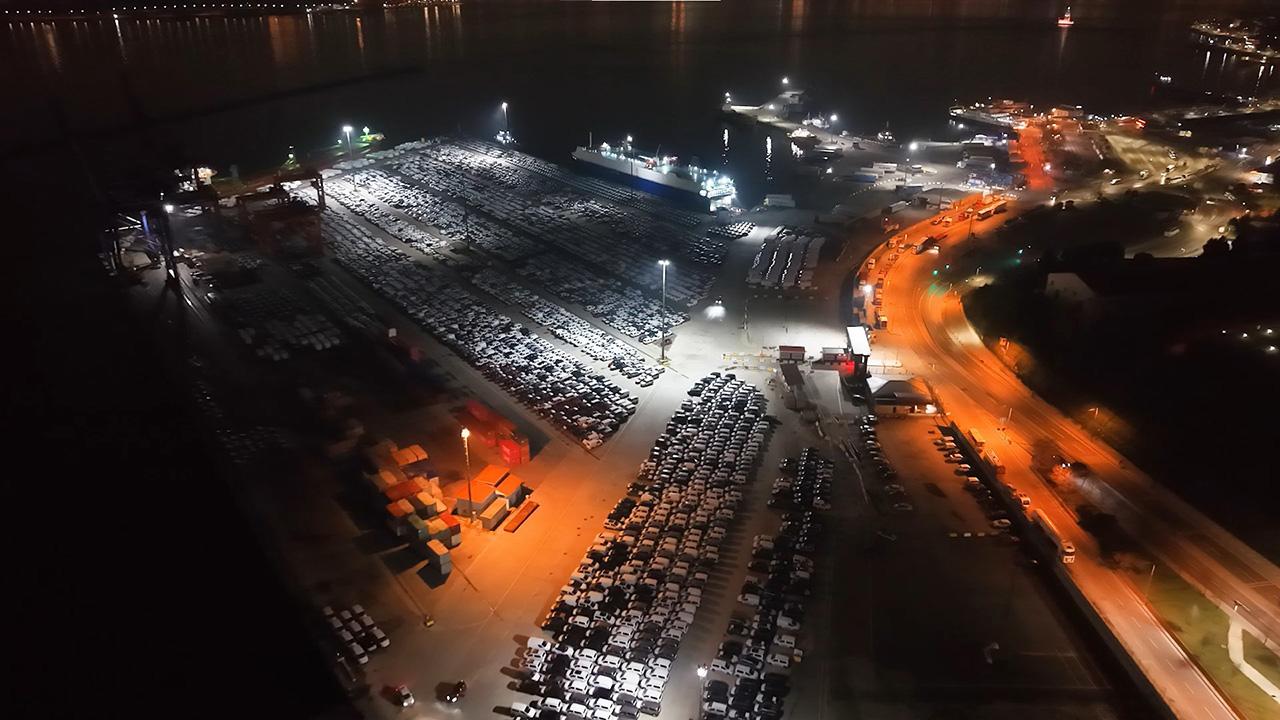 Haydarpaşa Limanı sıfır araçlarla doldu