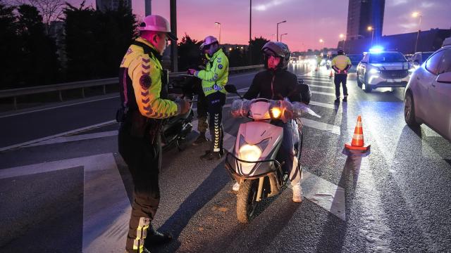 İstanbul'da Dron Destekli Trafik Denetimi: Taralı Alan İhlalleri Cezalandırıldı