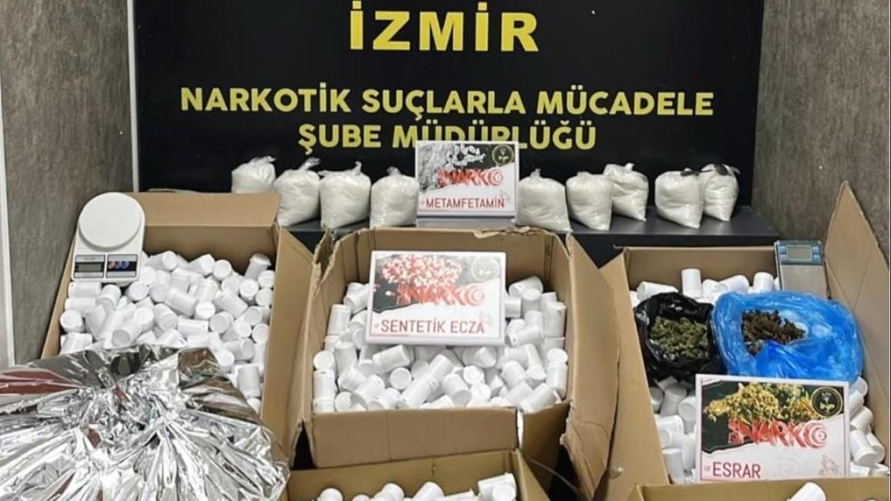 İzmirde 366 bin 400 uyuşturucu hap ele geçirildi