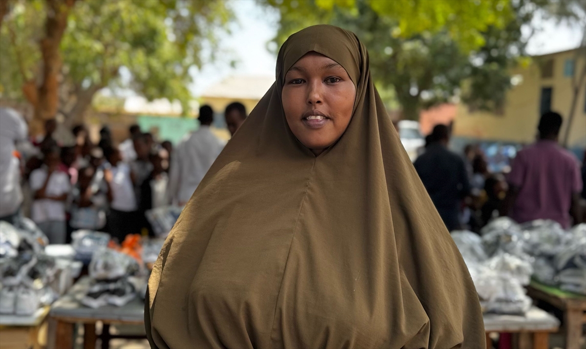 "Türk kardeşlerimizden gelen bayramlıklar çocuklarımızı sevindirdi"