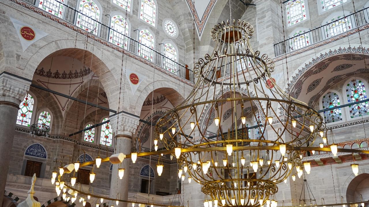 Mimar Sinan`ın ışıkla şekillendirdiği mimari kurgu