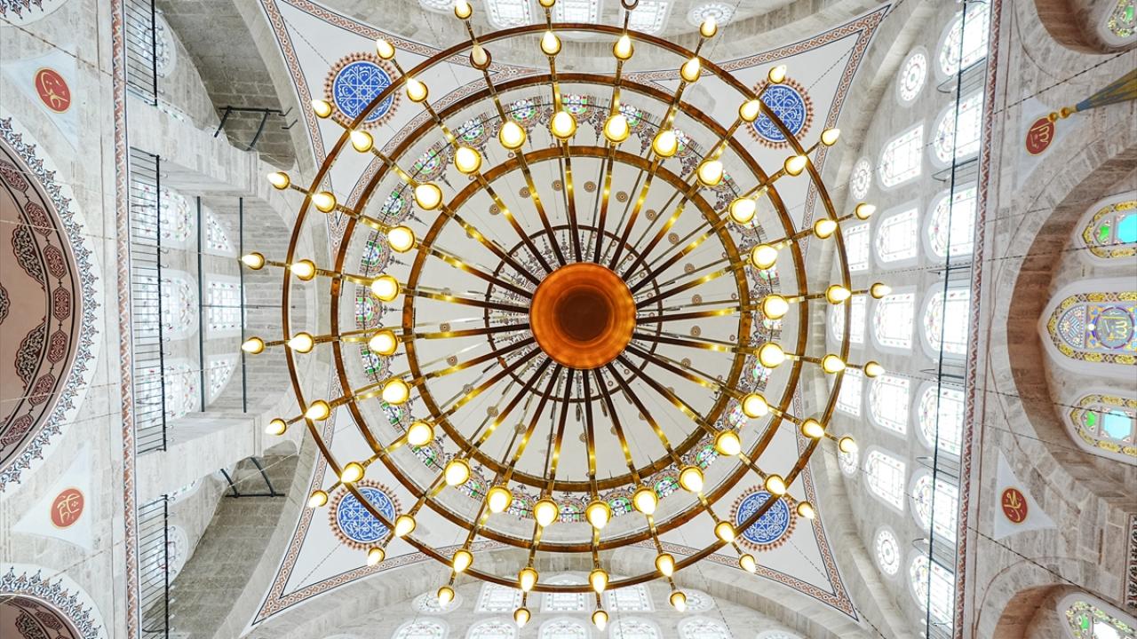 Depremler nedeniyle özgün tezyinat günümüze ulaşmadı