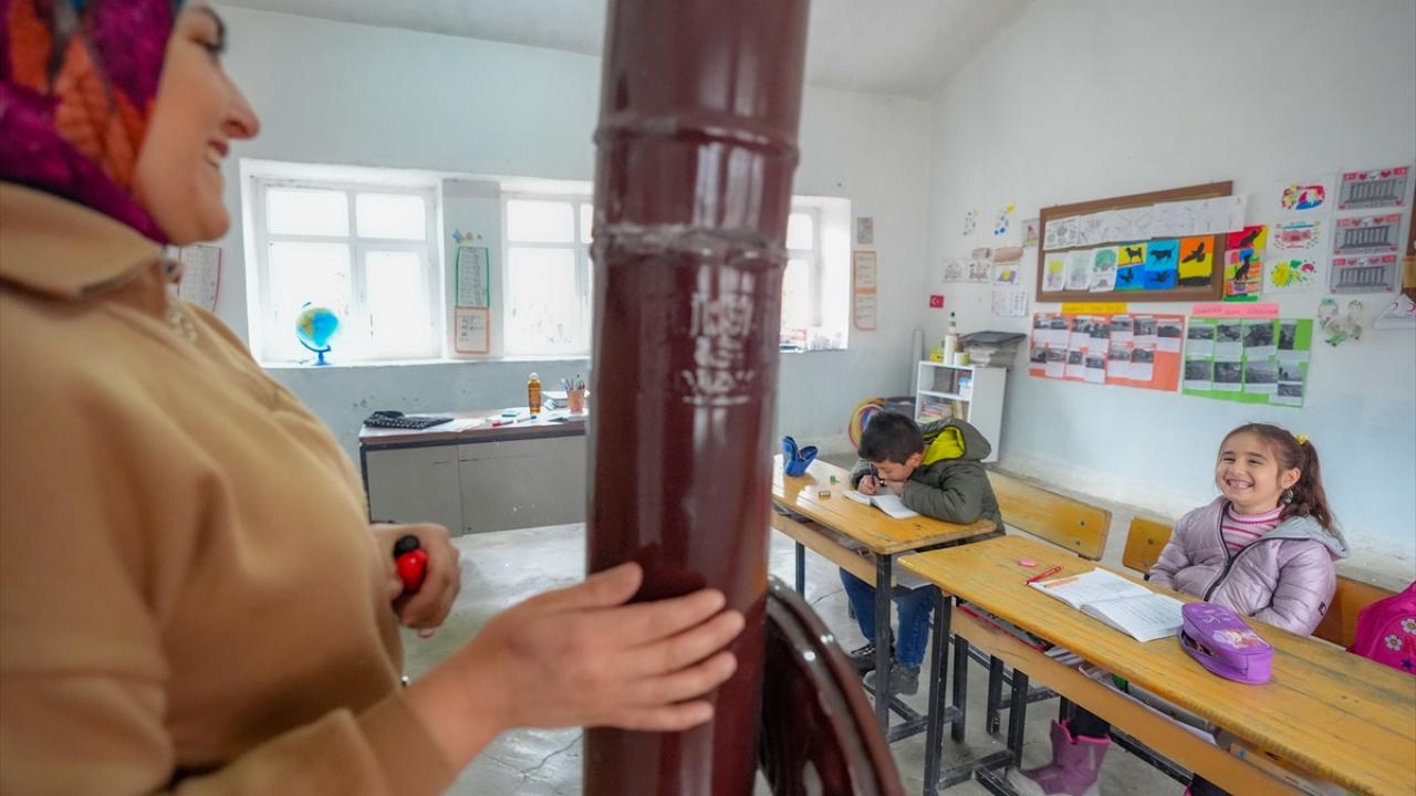 "Dersleri çocuklar için daha eğlenceli hale getirmeye çalışıyorum"