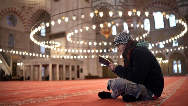 İspanyol genç, Filistin direnişinden etkilenip İstanbul'da Müslüman oldu