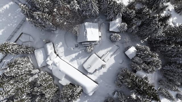 Rize'de karla kaplanan Ayder Yaylası dronla görüntülendi