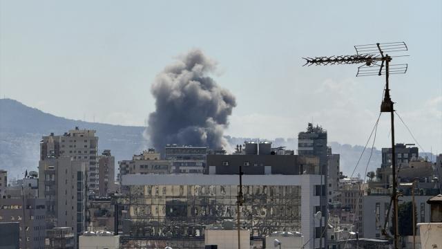 İsrail ordusu Beyrut'taki Dahiye bölgesine saldırılarını sürdürüyor