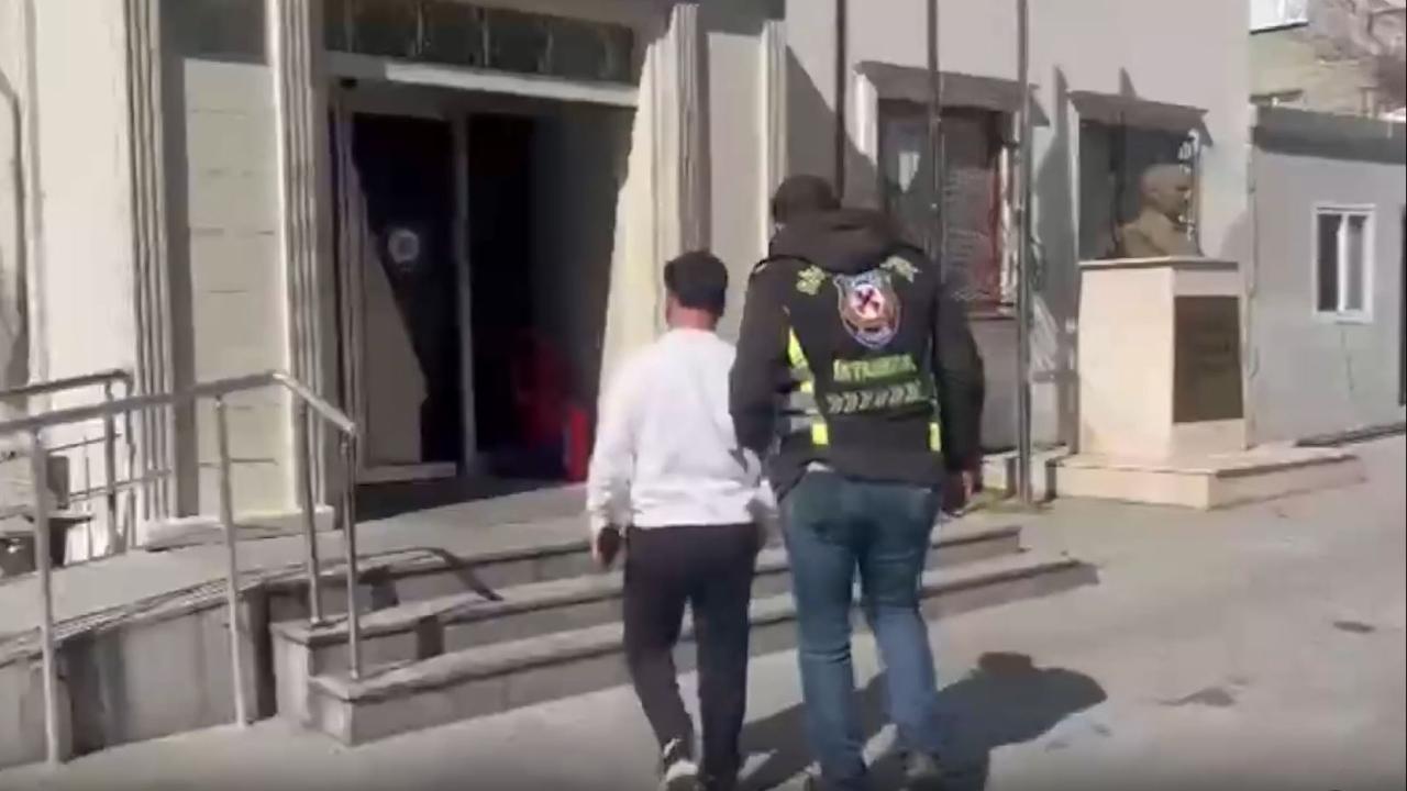 Bağcılar'da trafikte tartışma: Aracının camını kıran sürücüye 190 bin lira ceza