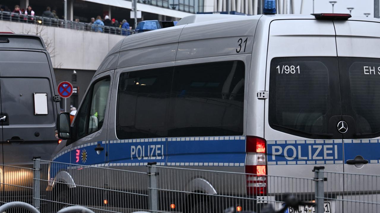 İsviçre’de otobüs yangını: 6 ölü