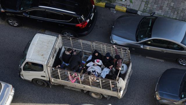 İşgalci İsrail'in ateşkese rağmen Lübnan'a saldırıları yeniden göç dalgası başlattı