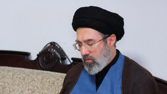 İran Büyükelçisi, Mücteba Hamaney'in Rusya'da Tedavi Edildiği İddialarını Yalanladı