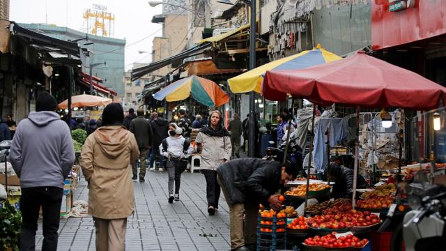 ABD-İsrail'in İran'a yönelik ortak saldırıları gölgesinde başkent Tahran'da hayat devam ediyor