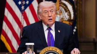 Trump'tan İran ordusu ile polisine 'silah bırakma' çağrısı