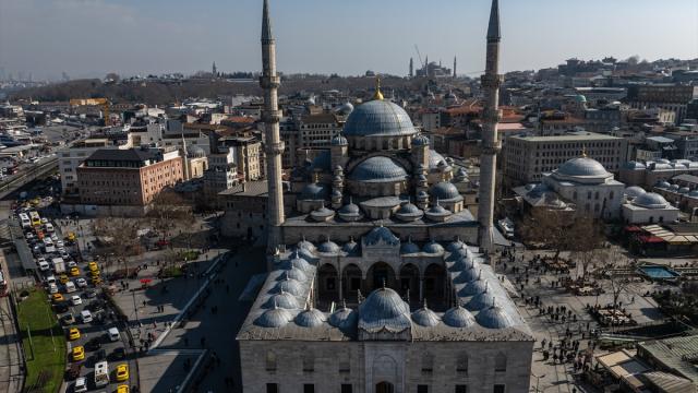 67 yıllık inşa süreciyle bilinen Eminönü'nün simgesi: Yeni Cami