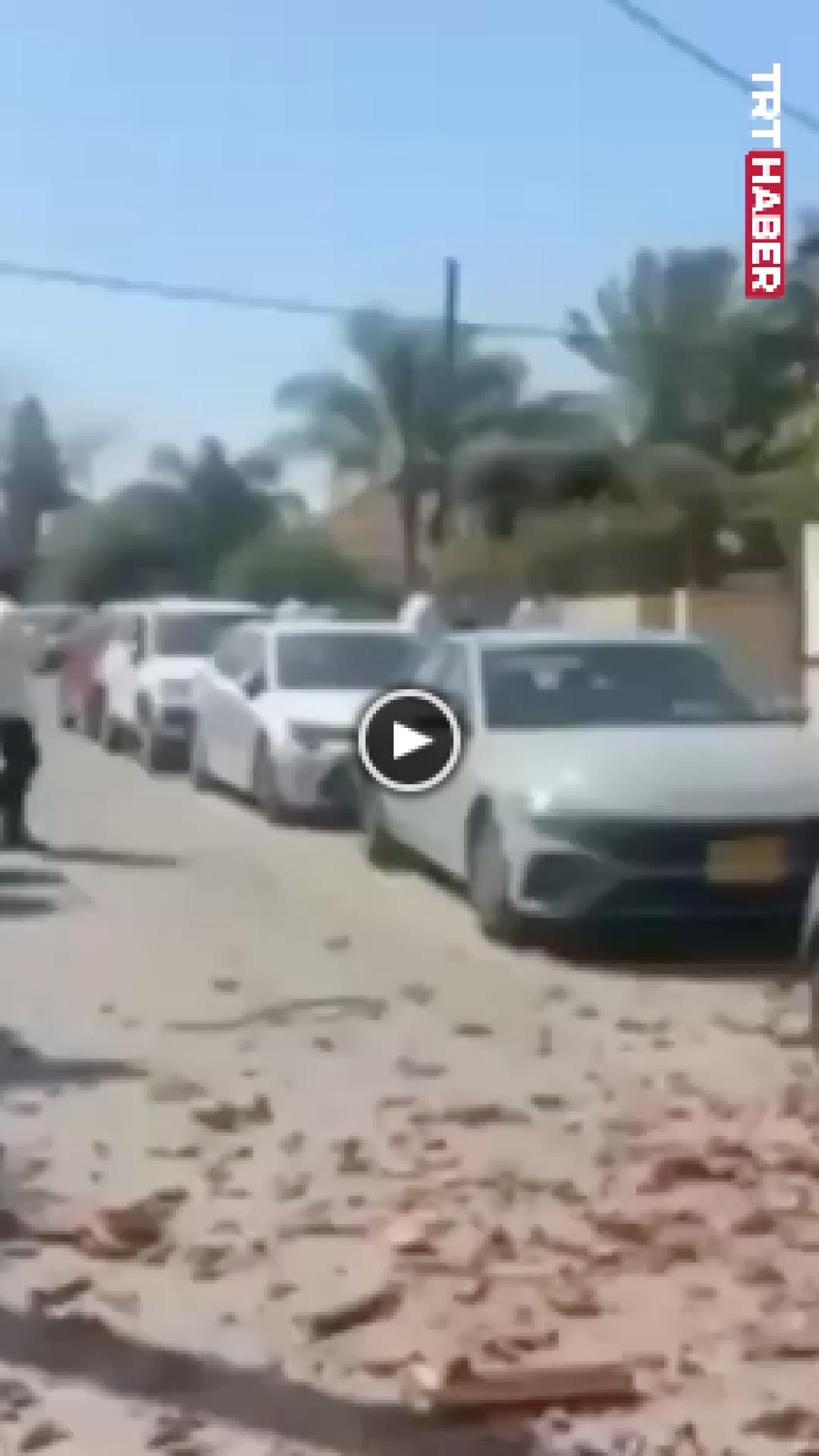 İran'ın düzenlediği misilleme saldırısının ardından İsrail sokakları