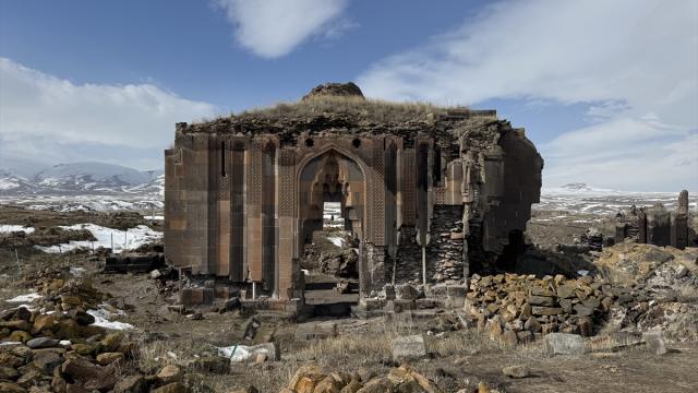 Anadolu'nun Kafkasya'ya açılan kapısı Kars ve Ardahan, kış turizminin uğrak noktası